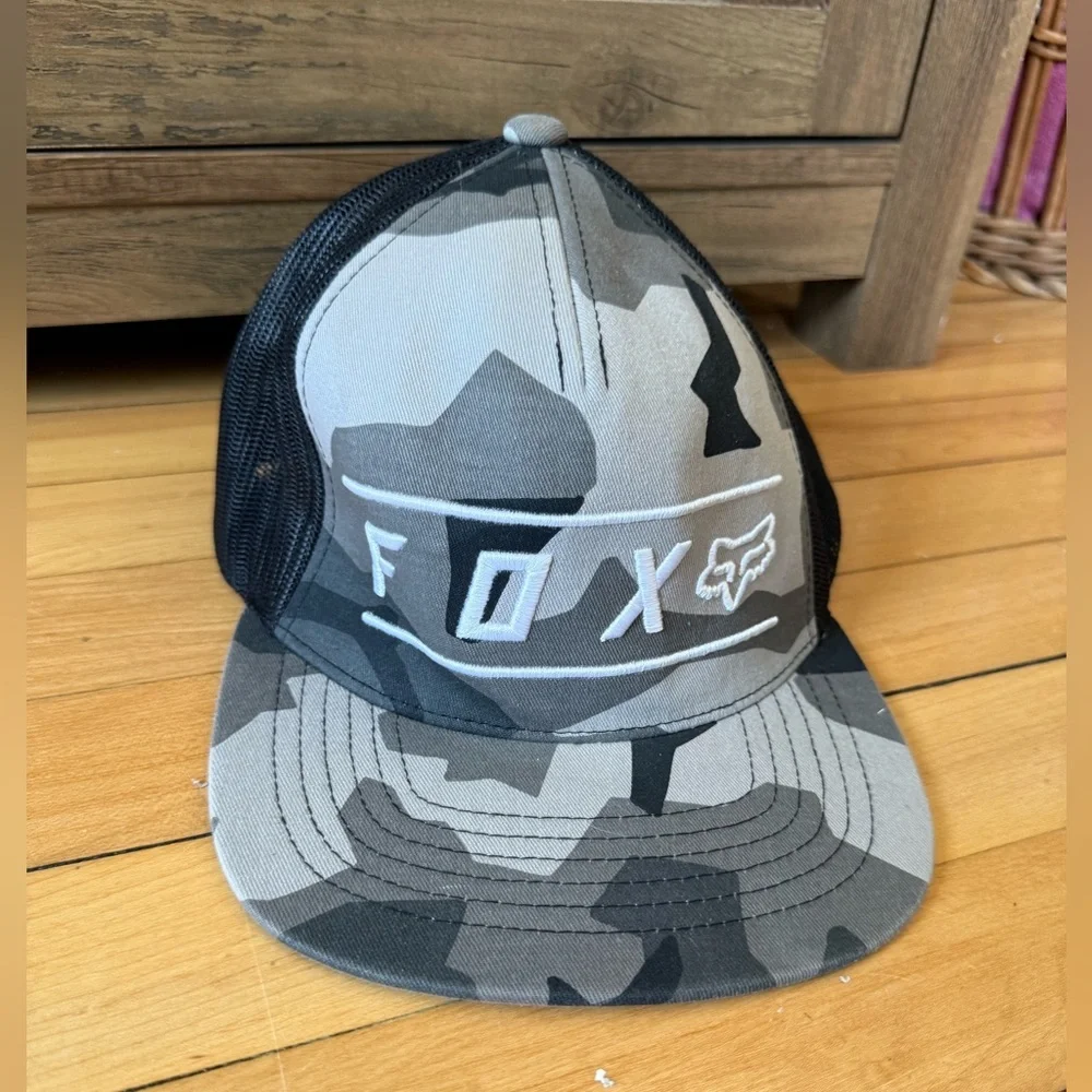 Fox‎ racing grey camo hat
